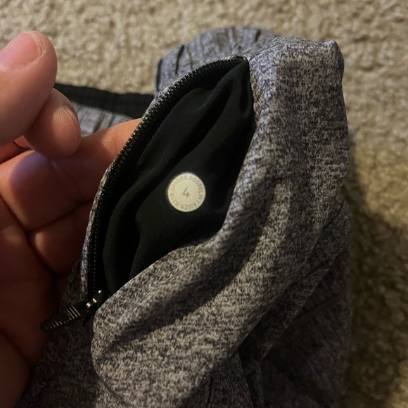 Lululemon 5 inch Gray Athletic Shorts - Picture 5 of 5